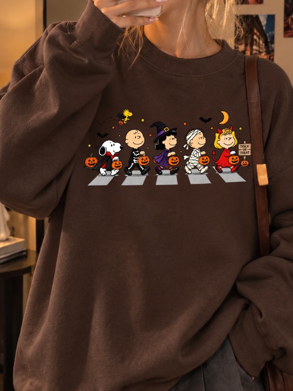 Peanuts Snoopy Halloween Pumpkins Trick Or Treat Vintage Brown Sweatshirt
